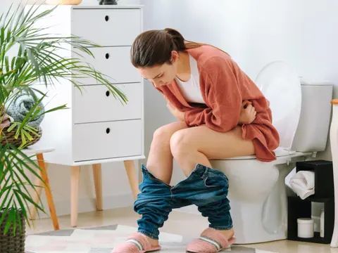 Hausmittel gegen Verstopfung: 10 schnelle Tipps die sofort helfen