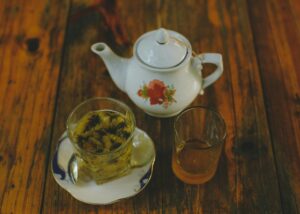 Hausmittel gegen Magenschmerzen – 10 natürliche Tipps